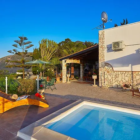 Вилла Del Poggio